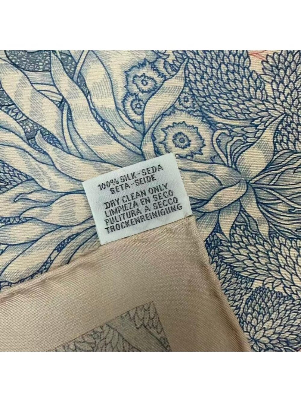 Hermes Scarf Carre 90 Silk Faubourg Tropical Multicolor - Picture 7 of 8